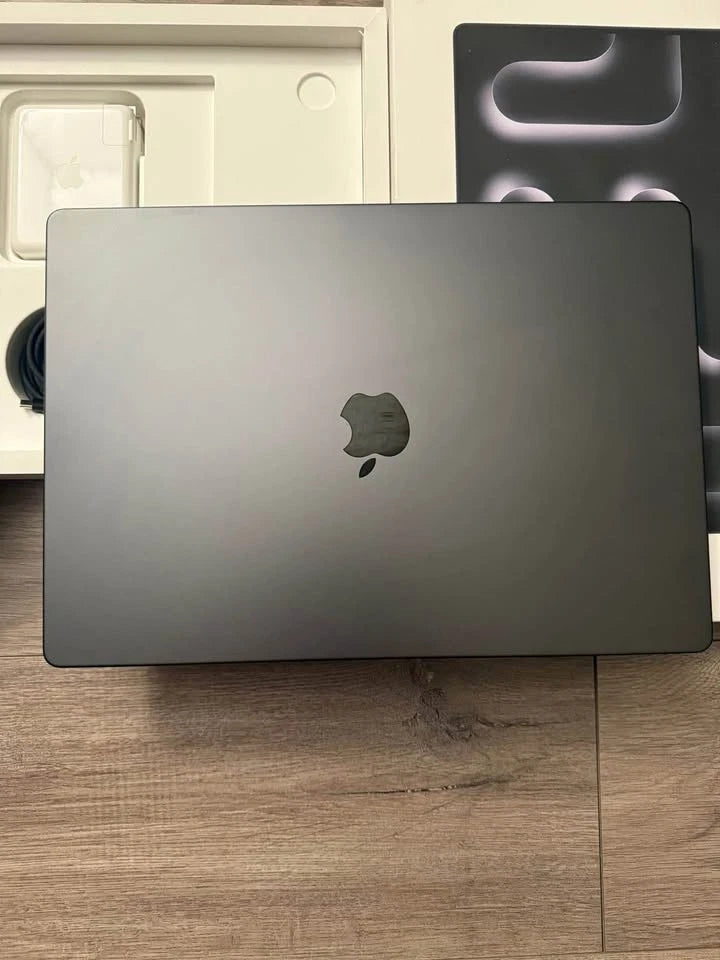 MacBook Pro 16" M4 Max chip 48gb/1TB